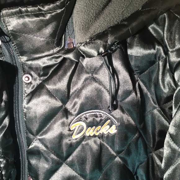 WOMANS 3xl OREGON DUCKS DIAMOND PUFFER WITH HOOD - Picture 2 of 8